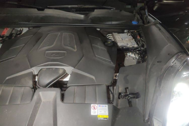 Used Porsche Cayenne 2024 Cayenne 3.0T Engine Bay Left