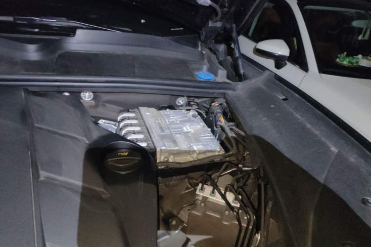 Used Porsche Cayenne 2024 Cayenne 3.0T Engine Bay Left