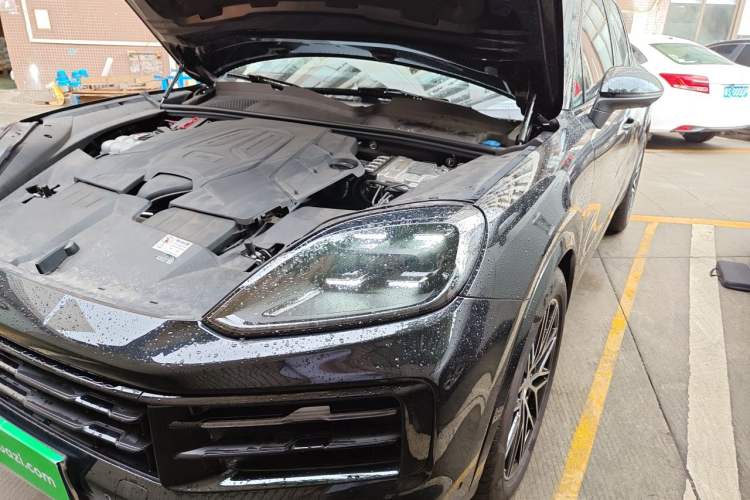 Used Porsche Cayenne 2024 Cayenne 3.0T Engine Bay Left