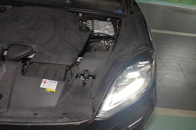 Used Porsche Cayenne 2024 Cayenne 3.0T Engine Bay Left
