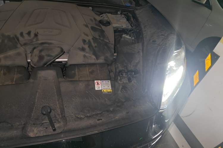 Used Porsche Cayenne 2024 Cayenne 3.0T Engine Bay Left