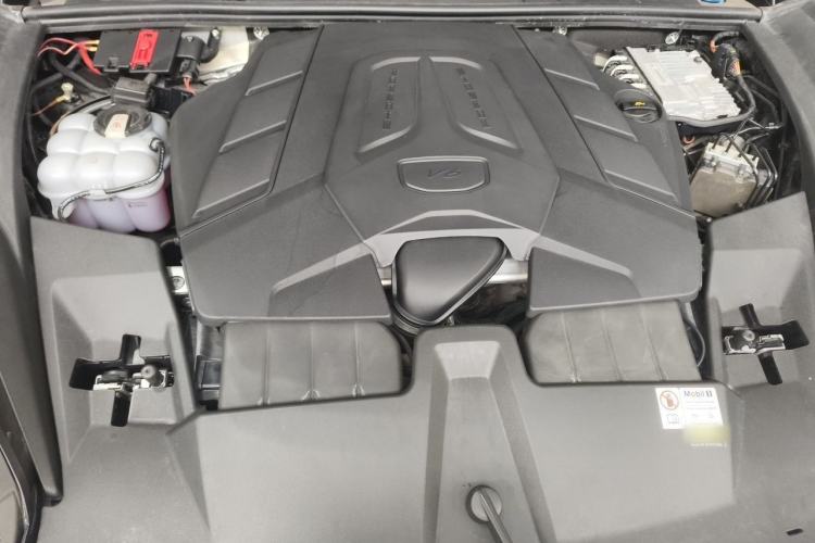 Used Porsche Cayenne 2024 Cayenne 3.0T Engine Bay