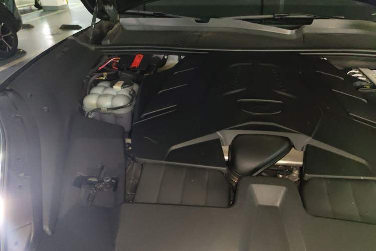 Used Porsche Cayenne 2024 Cayenne 3.0T Engine Bay Right