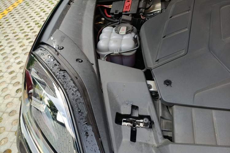 Used Porsche Cayenne 2024 Cayenne 3.0T Engine Bay Right