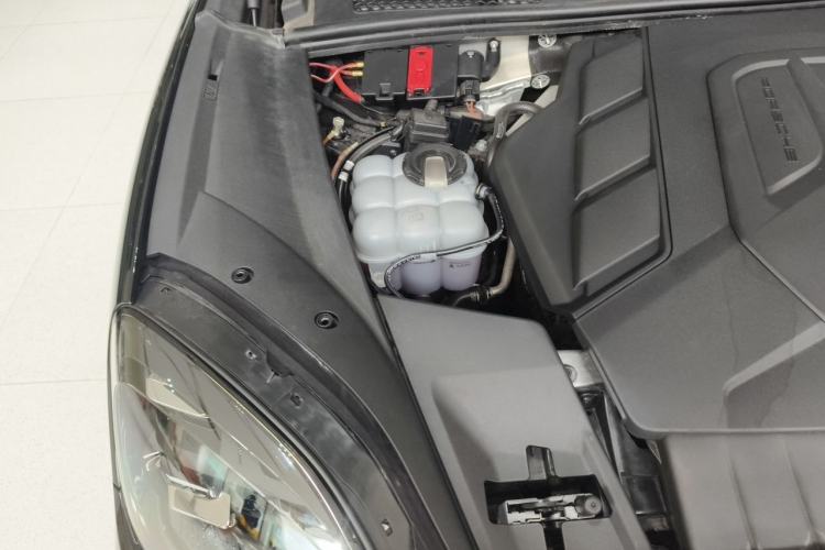 Used Porsche Cayenne 2024 Cayenne 3.0T Engine Bay Right