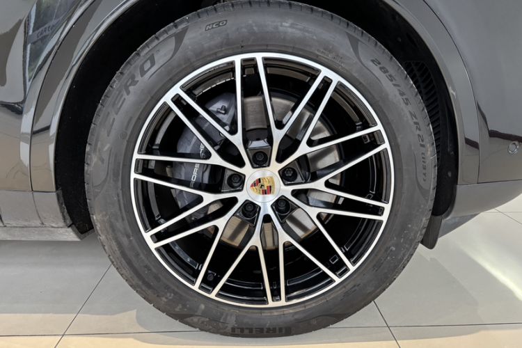 Used Porsche Cayenne 2024 Cayenne 3.0T Exterior 6