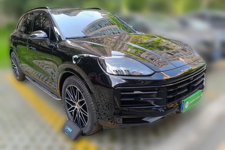 Used Porsche Cayenne 2024 Cayenne 3.0T Front Right 45 Deg