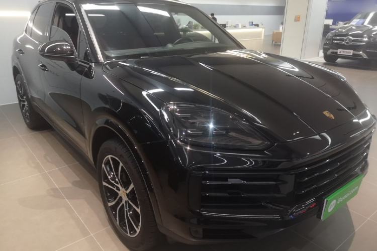 Used Porsche Cayenne 2024 Cayenne 3.0T Front Right 45 Deg