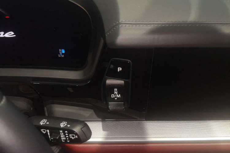 Used Porsche Cayenne 2024 Cayenne 3.0T Gear Lever
