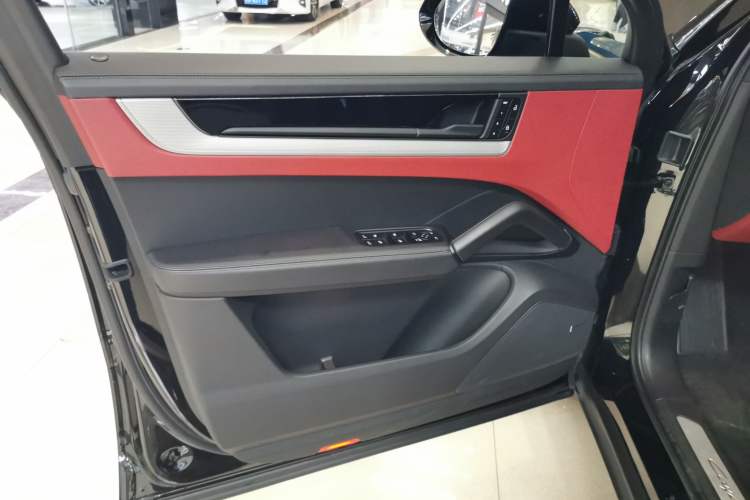 Used Porsche Cayenne 2024 Cayenne 3.0T Left Front Door Interior