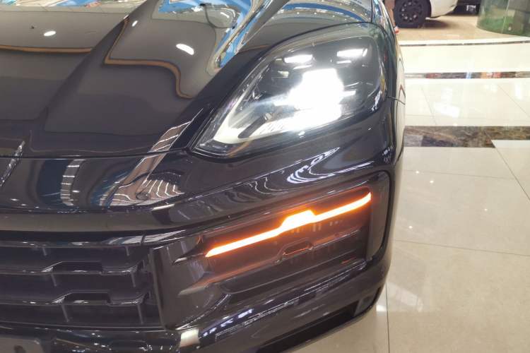 Used Porsche Cayenne 2024 Cayenne 3.0T Left Front Headlight