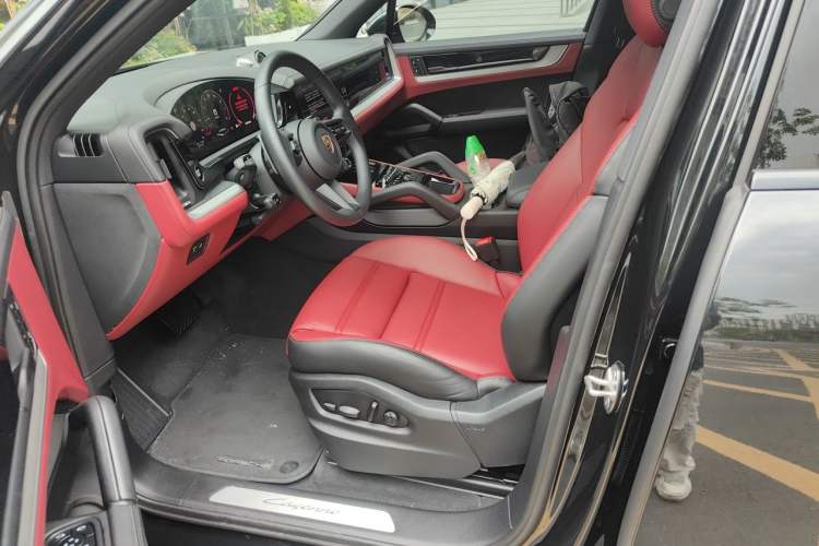 Used Porsche Cayenne 2024 Cayenne 3.0T Left Front Seat