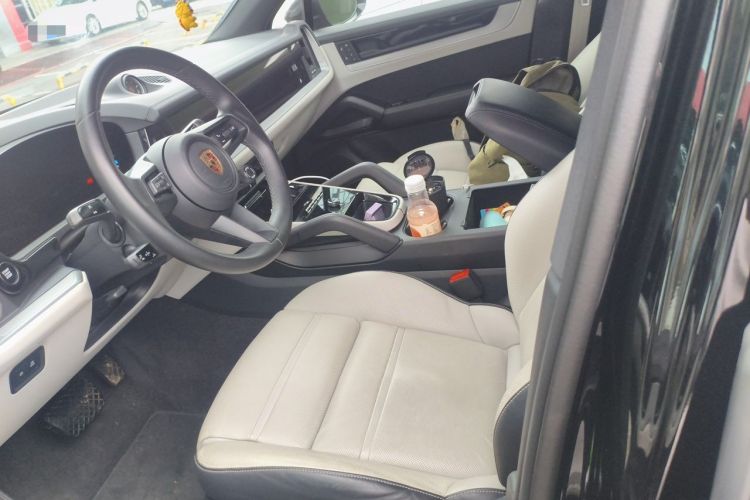 Used Porsche Cayenne 2024 Cayenne 3.0T Left Front Seat
