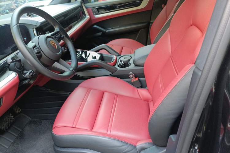 Used Porsche Cayenne 2024 Cayenne 3.0T Left Front Seat
