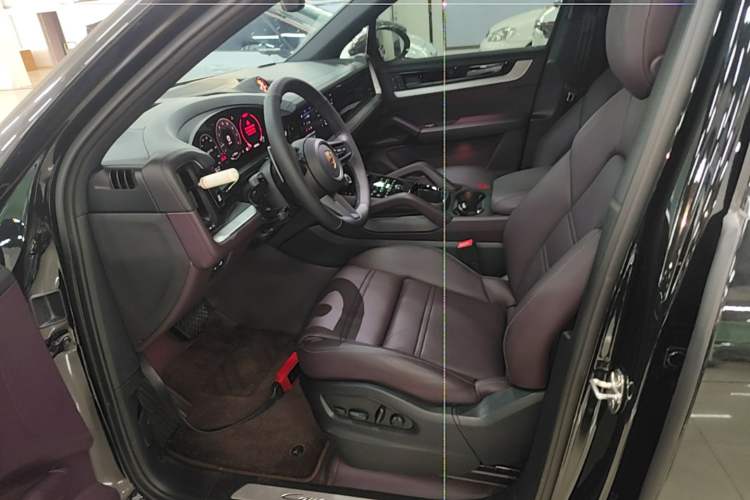 Used Porsche Cayenne 2024 Cayenne 3.0T Left Front Seat