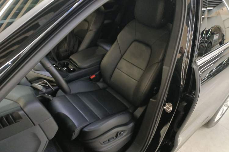 Used Porsche Cayenne 2024 Cayenne 3.0T Left Front Seat