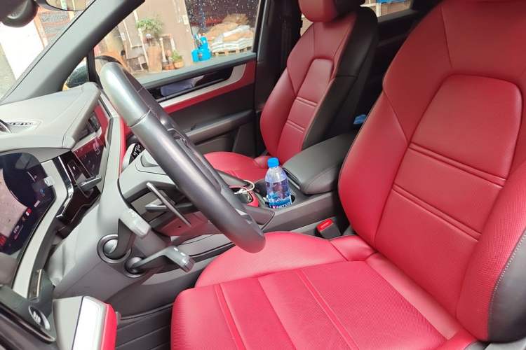 Used Porsche Cayenne 2024 Cayenne 3.0T Left Front Seat