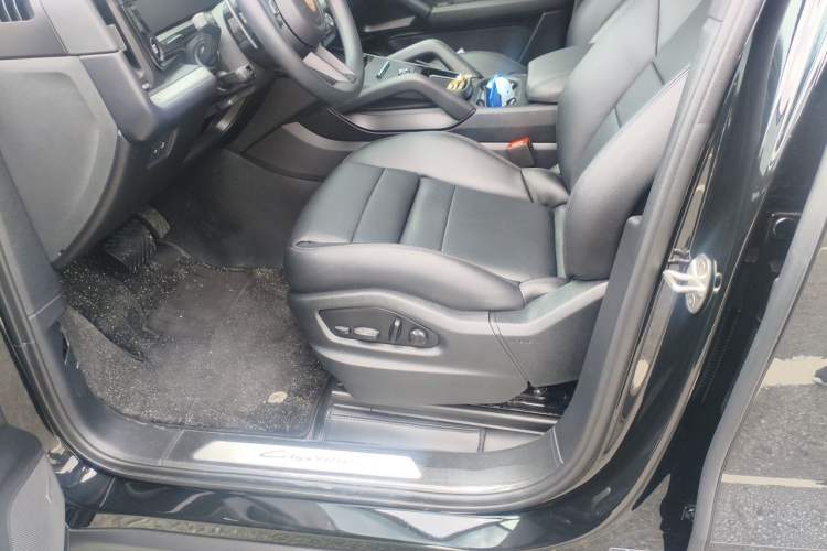 Used Porsche Cayenne 2024 Cayenne 3.0T Left Front Seat