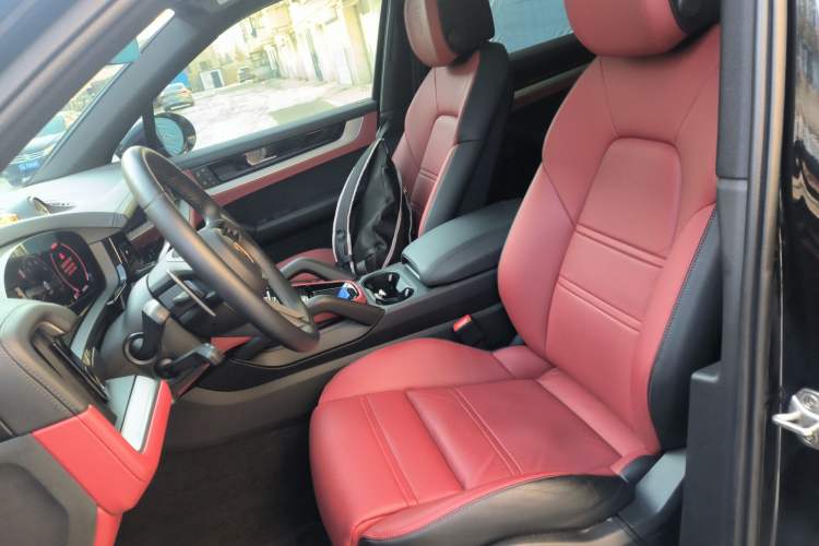 Used Porsche Cayenne 2024 Cayenne 3.0T Left Front Seat