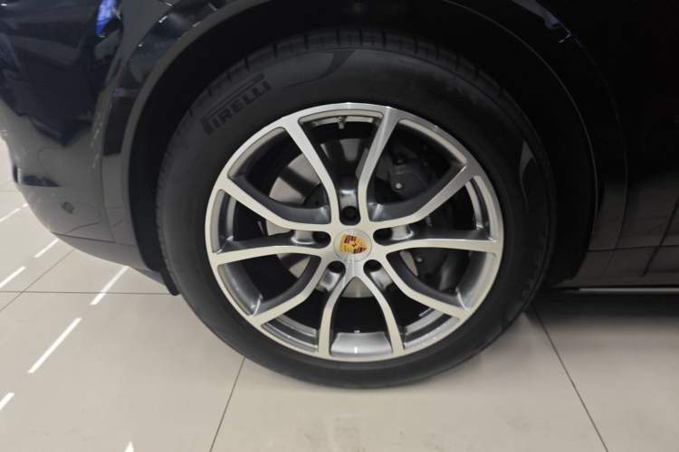 Used Porsche Cayenne 2024 Cayenne 3.0T Left Front Wheel Hub