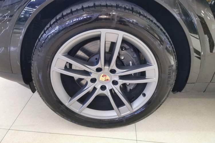 Used Porsche Cayenne 2024 Cayenne 3.0T Left Front Wheel Hub