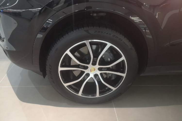 Used Porsche Cayenne 2024 Cayenne 3.0T Left Front Wheel Hub
