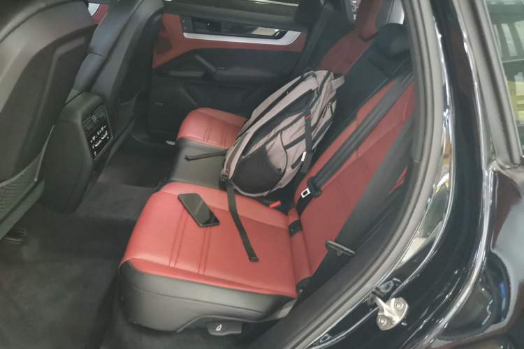 Used Porsche Cayenne 2024 Cayenne 3.0T Left Rear Seat