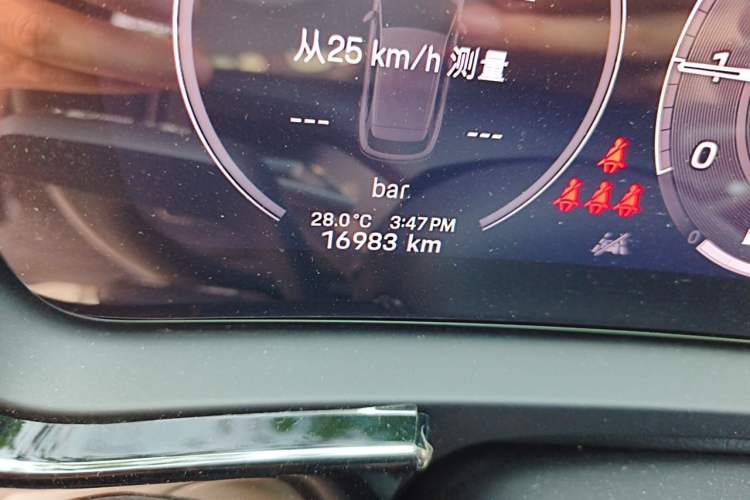 Used Porsche Cayenne 2024 Cayenne 3.0T Odometer Close Up
