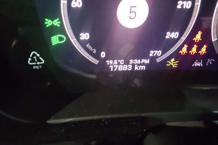 Used Porsche Cayenne 2024 Cayenne 3.0T Odometer Close Up