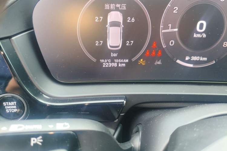 Used Porsche Cayenne 2024 Cayenne 3.0T Odometer Close Up