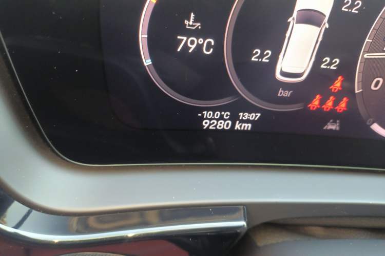 Used Porsche Cayenne 2024 Cayenne 3.0T Odometer Close Up
