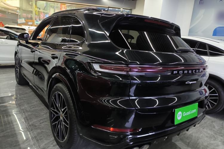 Used Porsche Cayenne 2024 Cayenne 3.0T Rear Left 45 Deg