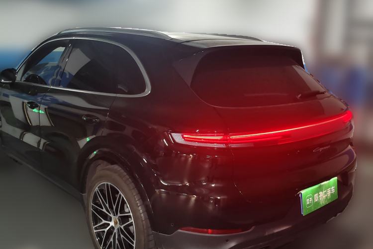 Used Porsche Cayenne 2024 Cayenne 3.0T Rear Left 45 Deg