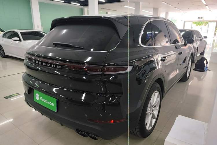 Used Porsche Cayenne 2024 Cayenne 3.0T Rear Right 45 Deg