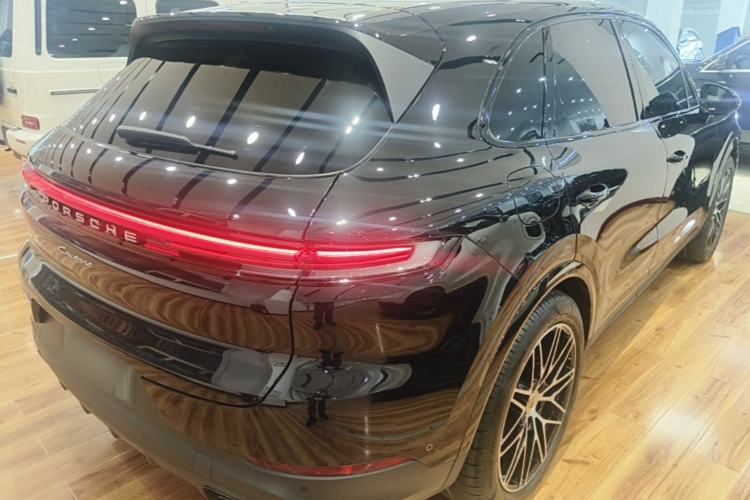 Used Porsche Cayenne 2024 Cayenne 3.0T Rear Right 45 Deg