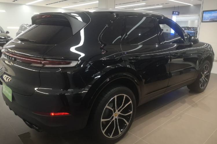 Used Porsche Cayenne 2024 Cayenne 3.0T Rear Right 45 Deg