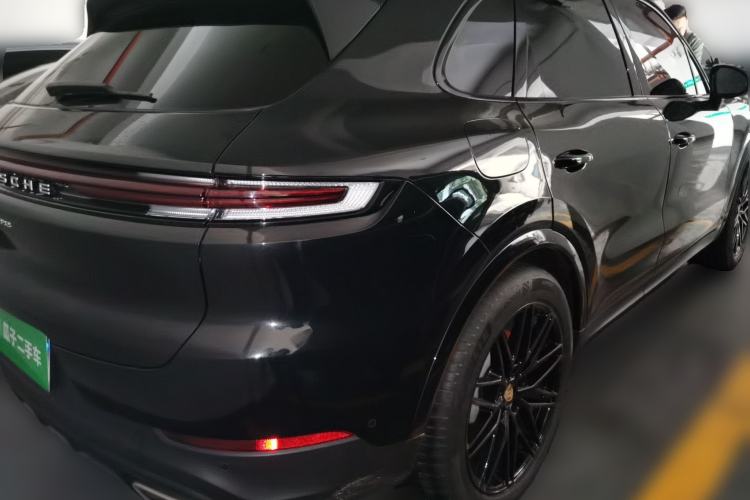 Used Porsche Cayenne 2024 Cayenne 3.0T Rear Right 45 Deg