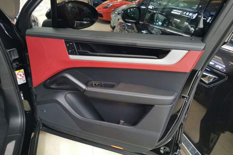 Used Porsche Cayenne 2024 Cayenne 3.0T Right Front Door Interior
