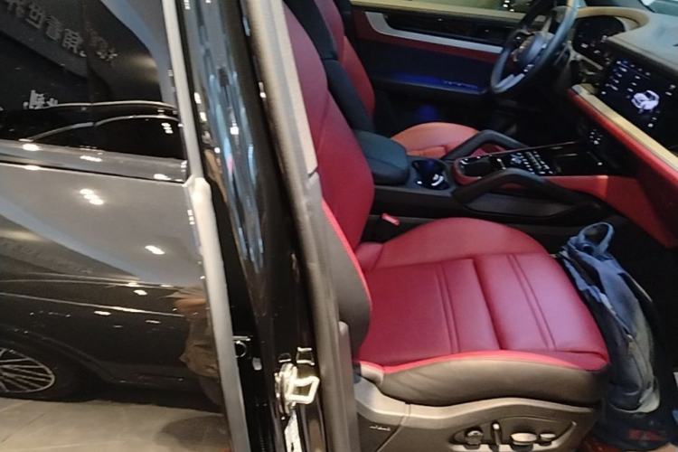 Used Porsche Cayenne 2024 Cayenne 3.0T Right Front Seat