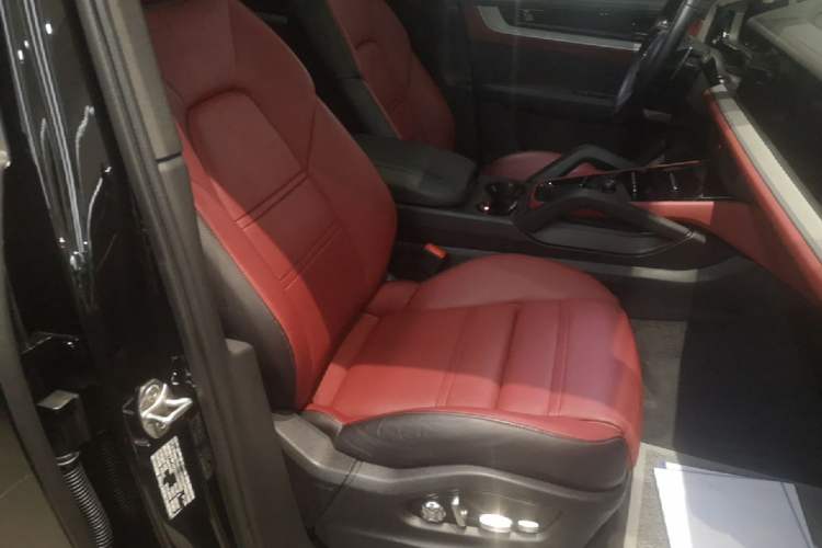 Used Porsche Cayenne 2024 Cayenne 3.0T Right Front Seat