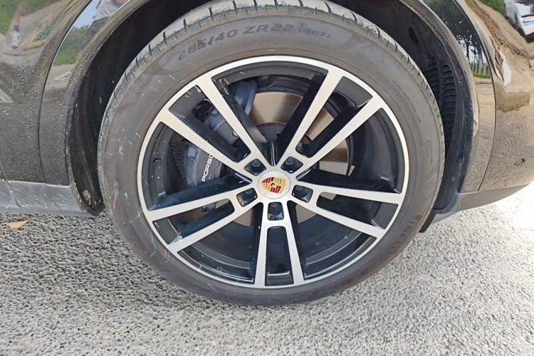 Used Porsche Cayenne 2024 Cayenne 3.0T Right Front Wheel Hub