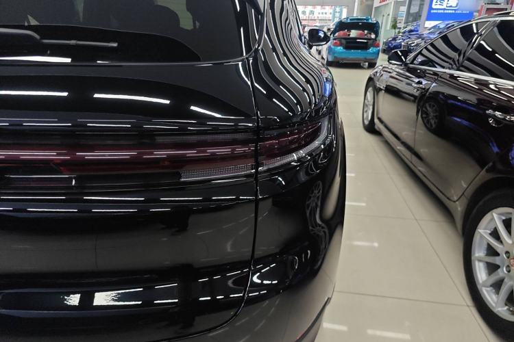 Used Porsche Cayenne 2024 Cayenne 3.0T Right Rear Taillight