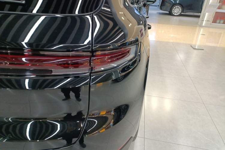 Used Porsche Cayenne 2024 Cayenne 3.0T Right Rear Taillight