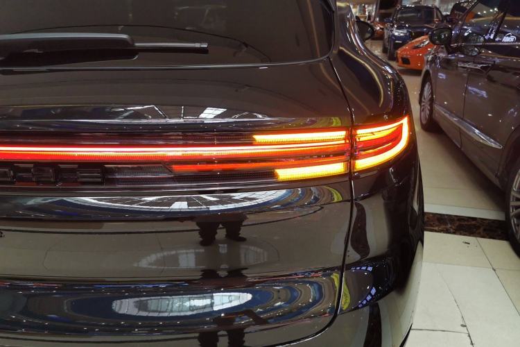 Used Porsche Cayenne 2024 Cayenne 3.0T Right Rear Taillight