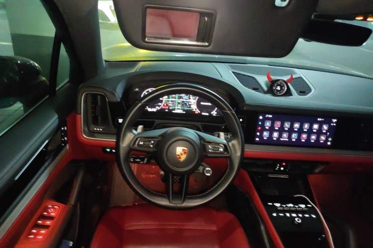 Used Porsche Cayenne 2024 Cayenne 3.0T Steering Wheel