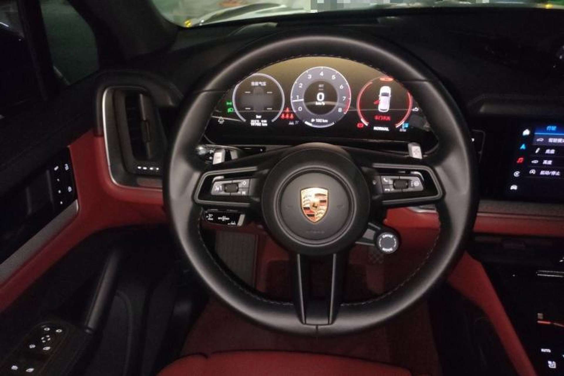 Used Porsche Cayenne 2024 Cayenne 3.0T Steering Wheel