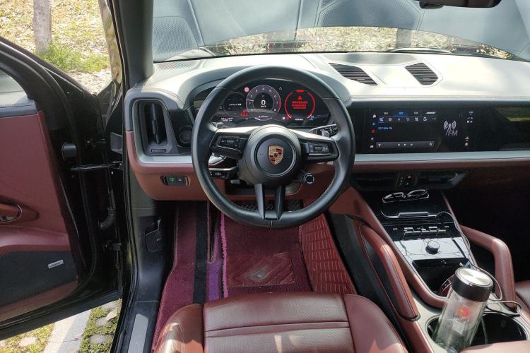 Used Porsche Cayenne 2024 Cayenne 3.0T Steering Wheel