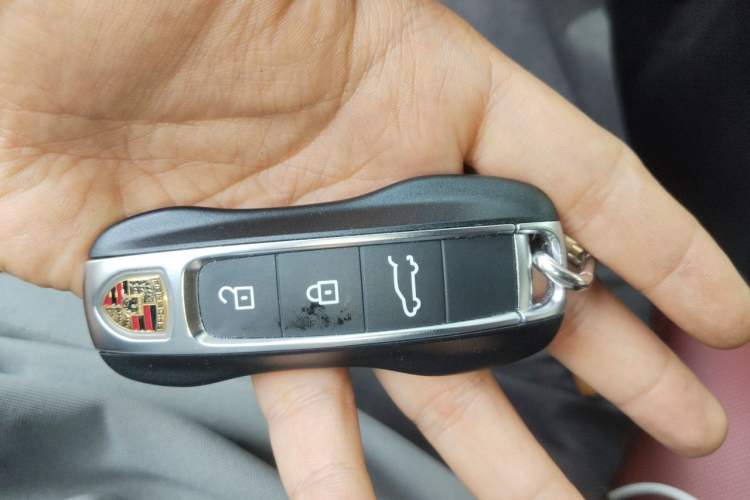 Used Porsche Cayenne 2024 Cayenne 3.0T Vehicle Key