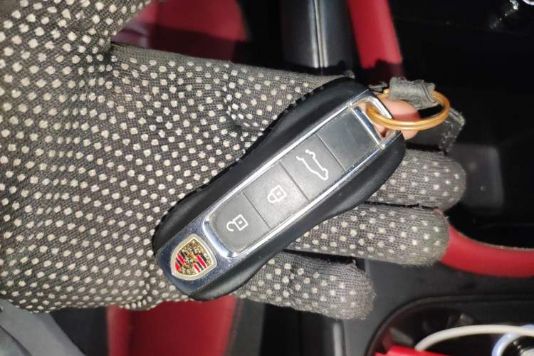 Used Porsche Cayenne 2024 Cayenne 3.0T Vehicle Key