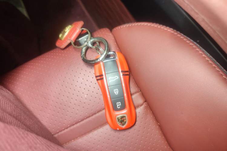 Used Porsche Cayenne 2024 Cayenne 3.0T Vehicle Key